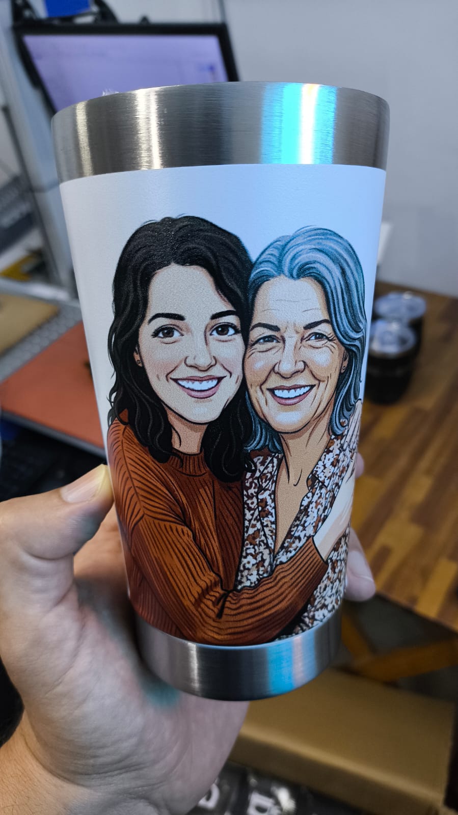 kit 20 Copos Térmico com Caricatura Personalizada – Presente Criativo + Envio Rápido (473ml) - Imagem 4